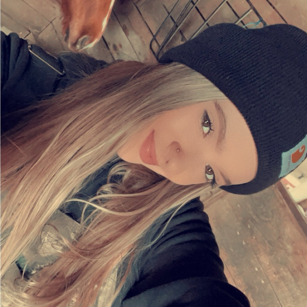 Meet your Posher, Alaina